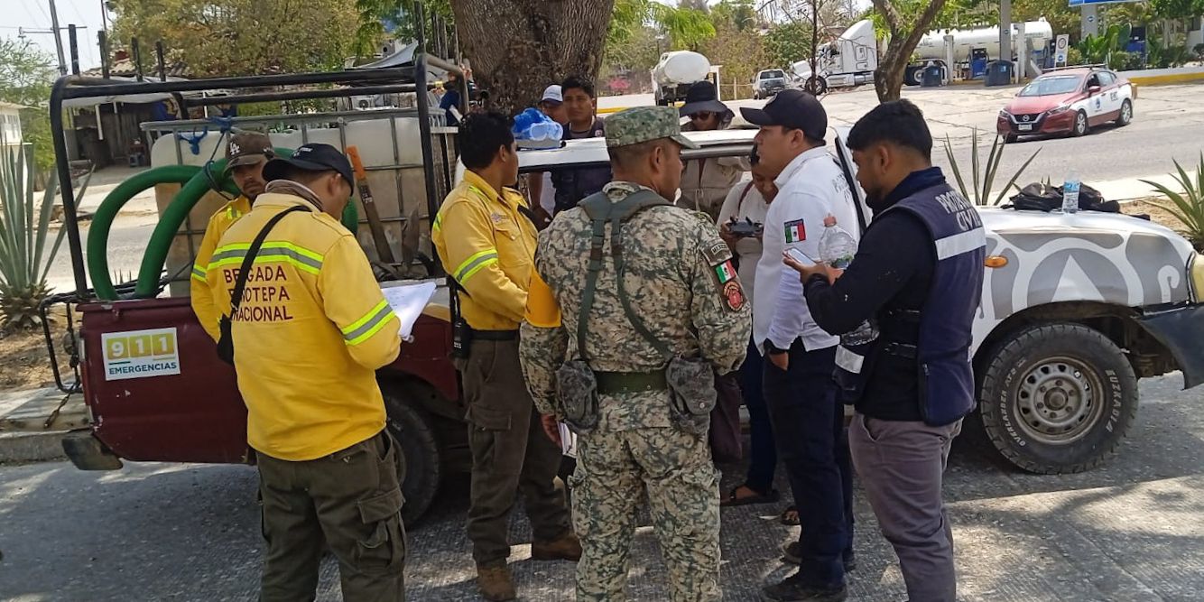 Atiende Coesfo incendio forestal en Santiago Pinotepa Nacional