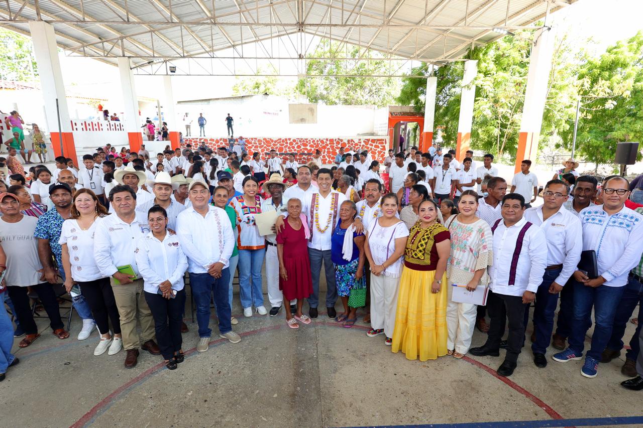 Respalda Salomón Jara la transformación de San José Estancia Grande