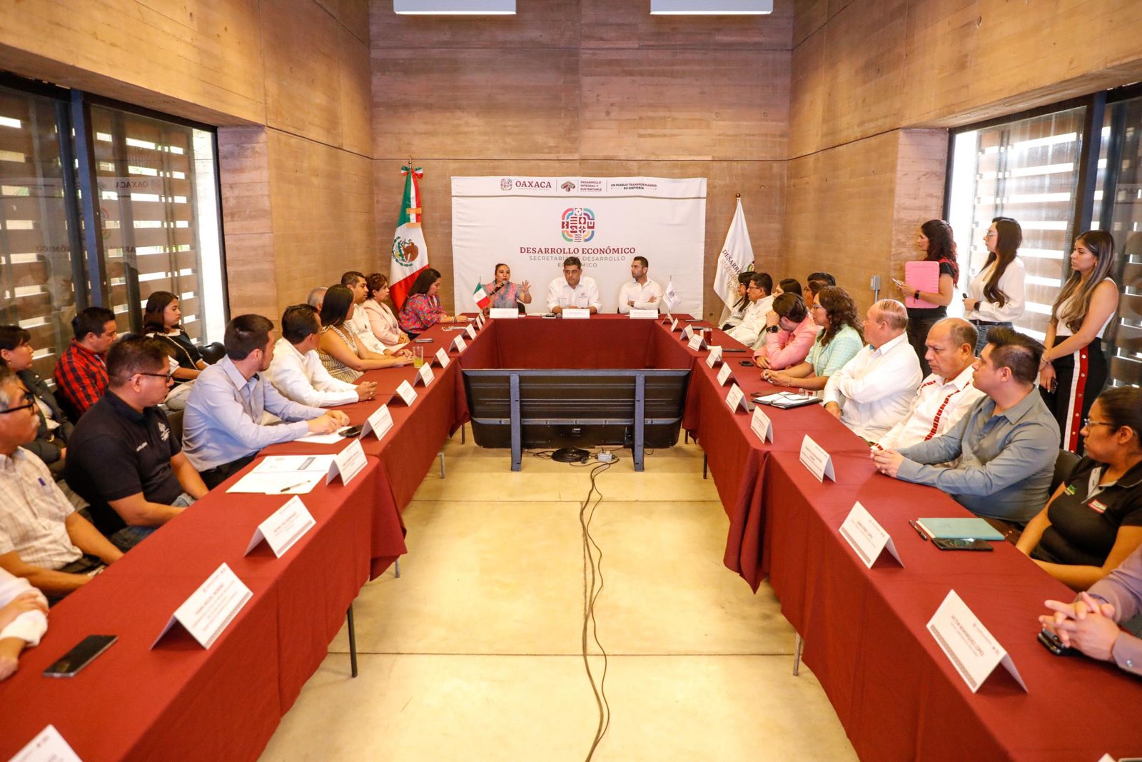Instala Sedeco Consejo Regional de Fomento del Desarrollo Económico Sierras-Valles Centrales