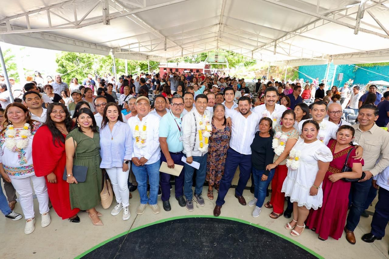 Avanza Primavera Oaxaqueña con obras en 10 escuelas de San Martín Mexicapam