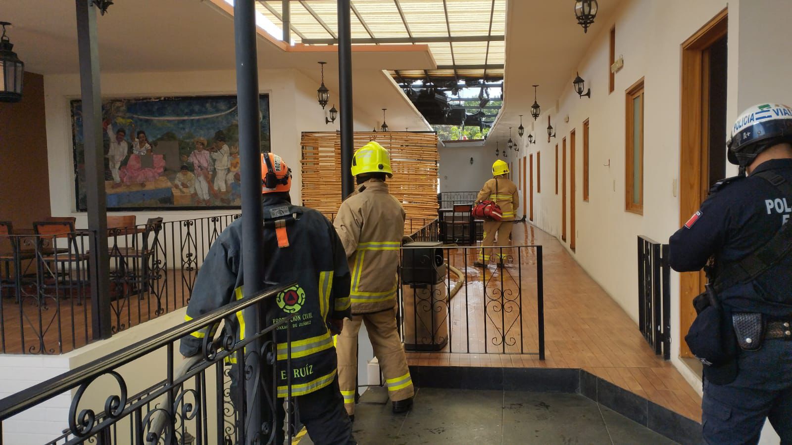 Sofoca HCBO incendio en hotel del centro de Oaxaca de Juárez