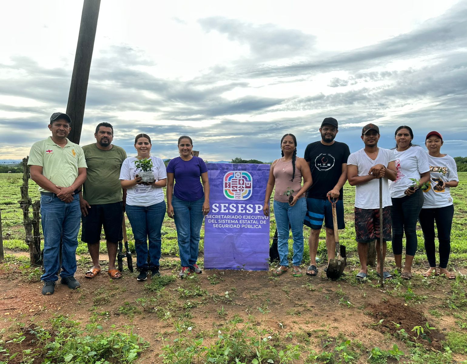 Impulsa Coesfo reforestación en la Costa con Red de Mujeres Constructoras de Paz