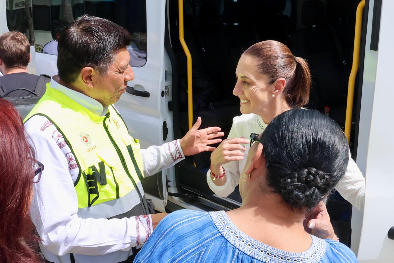 Acuerdan Presidenta de México y Gobernador de Oaxaca censo en los 12 municipios más afectados por el huracán Erick