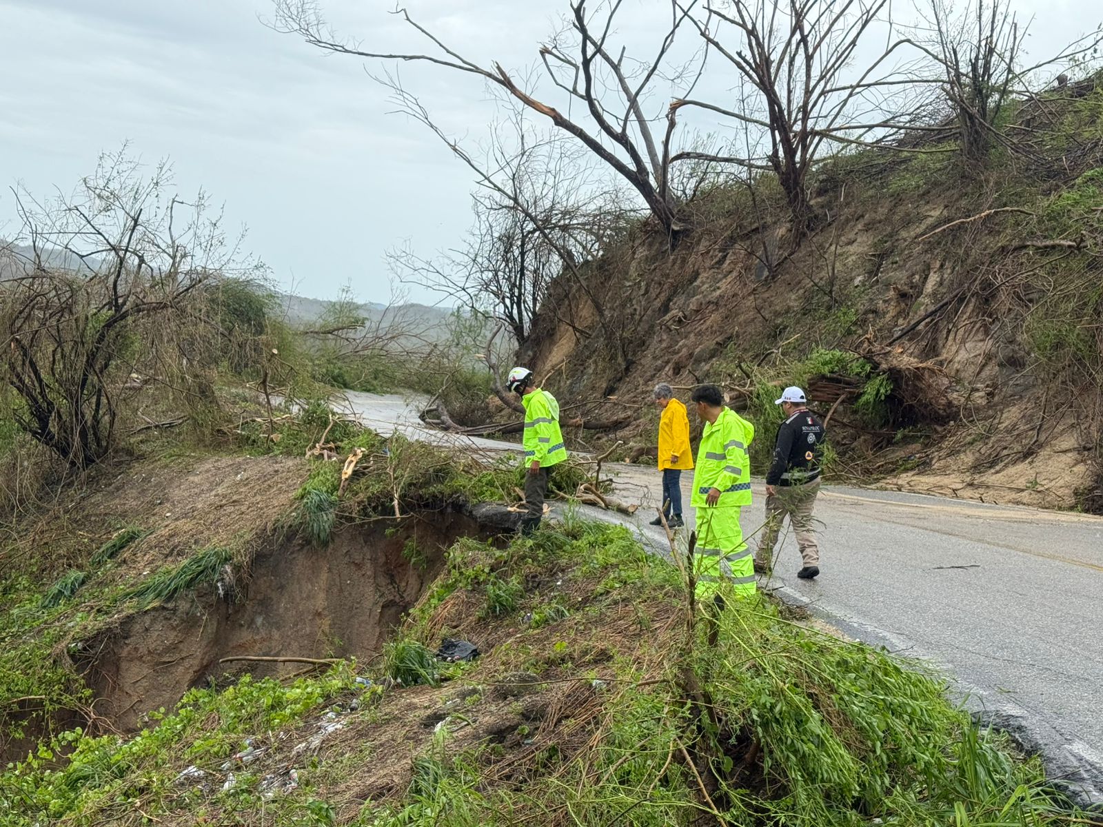 Registra Sego daños en caminos de 34 municipios tras el paso del huracán «Erick»