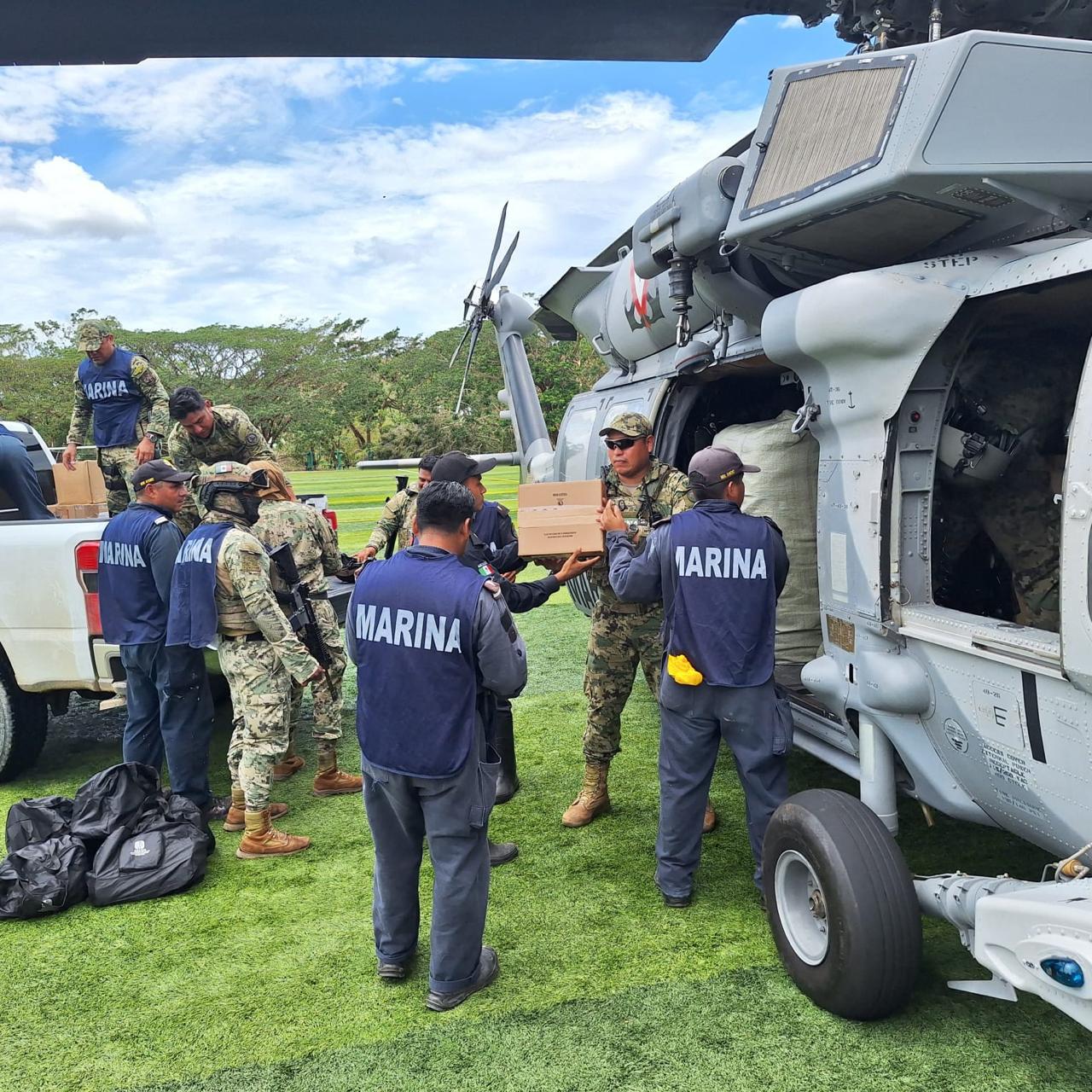 Refuerzan atención médica en Pinotepa Nacional con apoyo aéreo tras impacto del huracán Erick