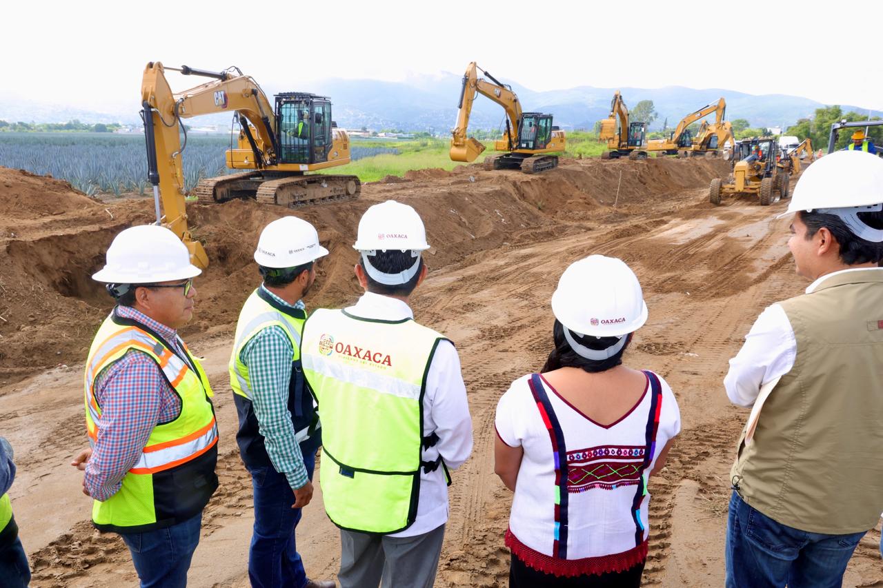 Inicia Salomón Jara construcción de nueva carretera al aeropuerto de Oaxaca en riberas del Río Atoyac