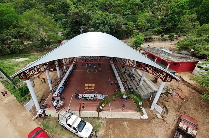 Entrega Gobierno de Oaxaca techado a la comunidad de San Isidro El Cuil