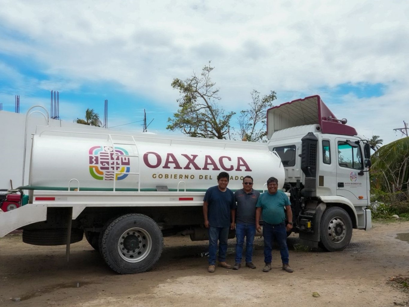 Envía Ceabien agua potable a comunidades de la Costa afectadas por huracán Erick  