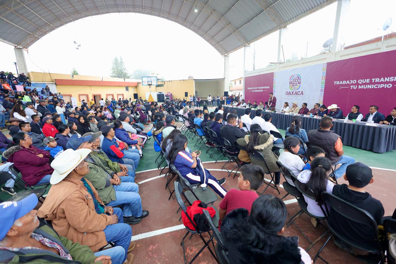 Fortalece Salomón Jara la gobernabilidad y desarrollo en comunidades de la Mixteca y Sierra Sur