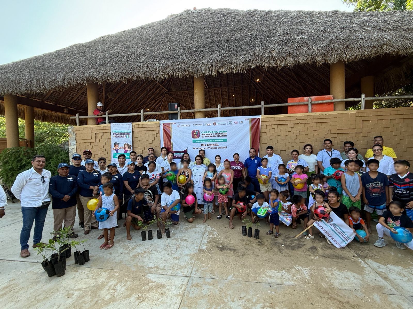 En el Día Guinda, la Caravana contra el Trabajo Infantil recorrió Huatulco, Puerto Ángel y Mazunte