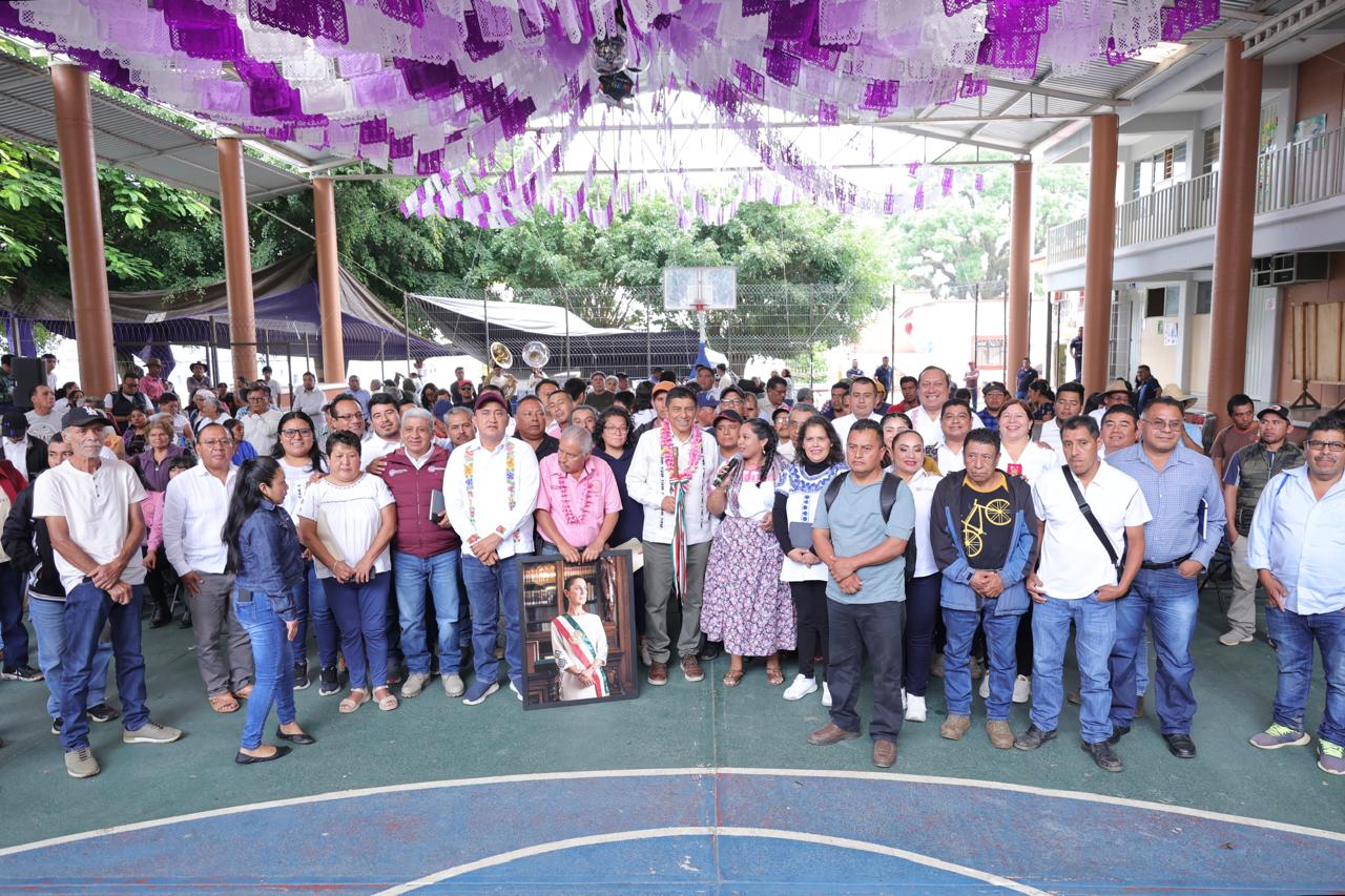 Mejora Salomón Jara la conectividad con la atención de dos vías en San Ildefonso Villa Alta