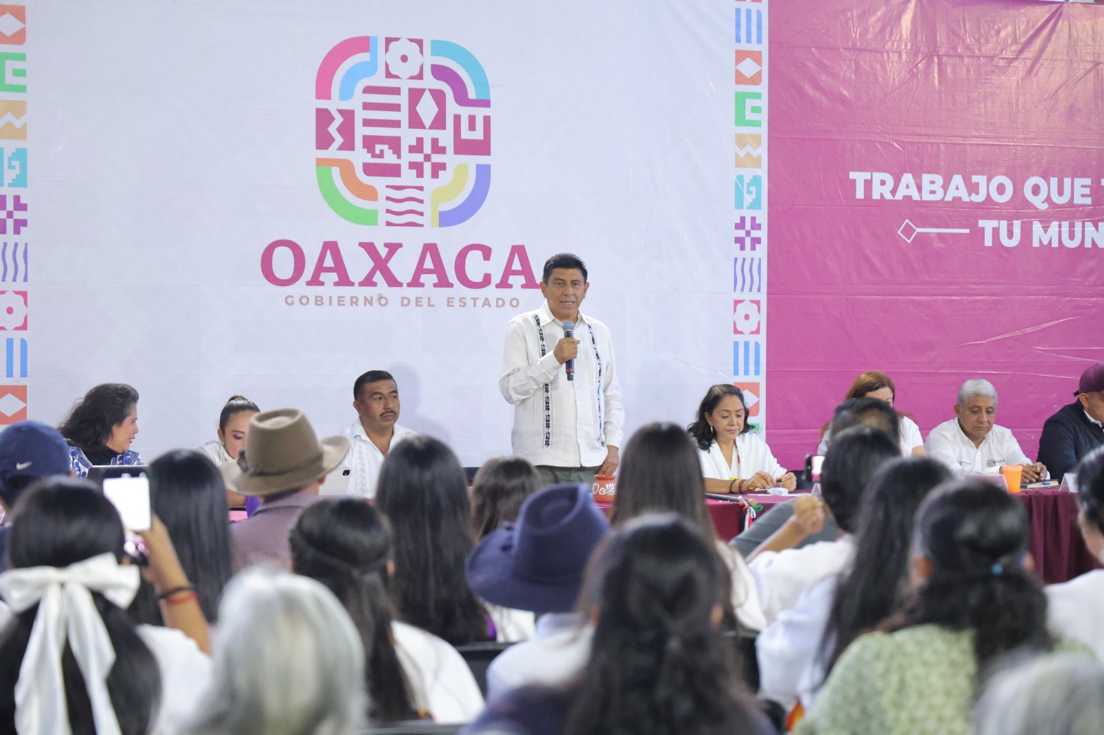 Refrenda Salomón Jara compromiso con el desarrollo de Villa Hidalgo Yalalag