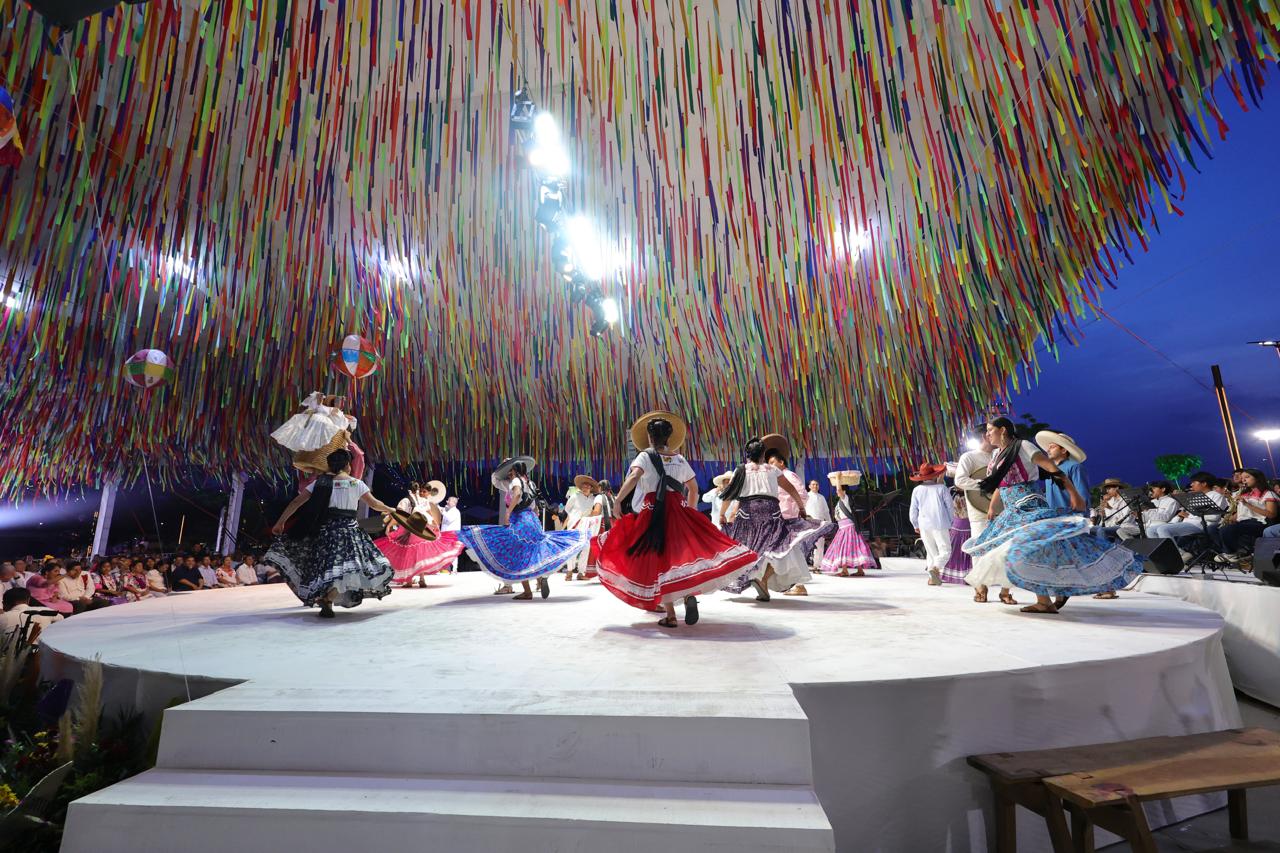 Da inicio Gobernador de Oaxaca a las Expresiones Artísticas y Culturales en el Parque Primavera Cho Ndobá
