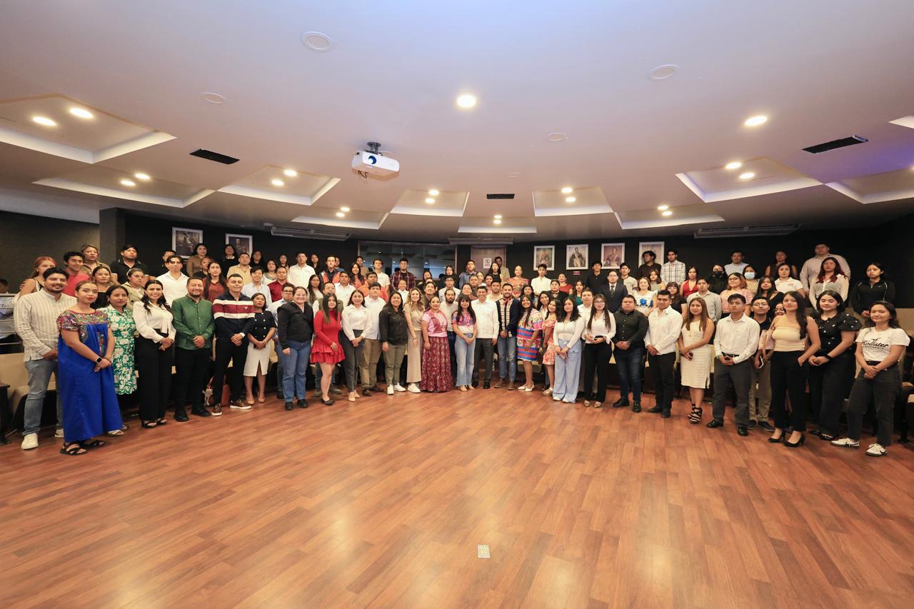 Sostiene Salomón Jara diálogo abierto y directo con líderes juveniles para transformar Oaxaca