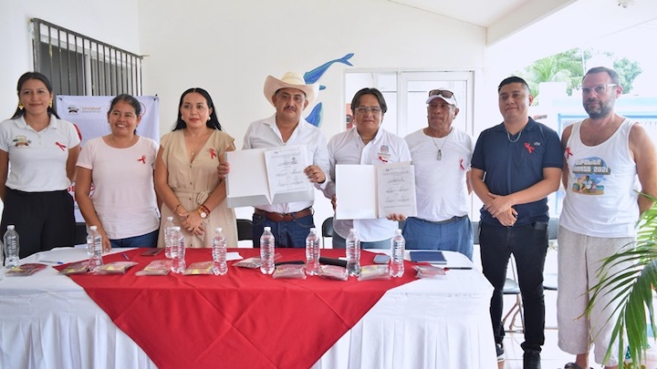 Instala Coesida punto fijo de detección de VIH en Puerto Ángel