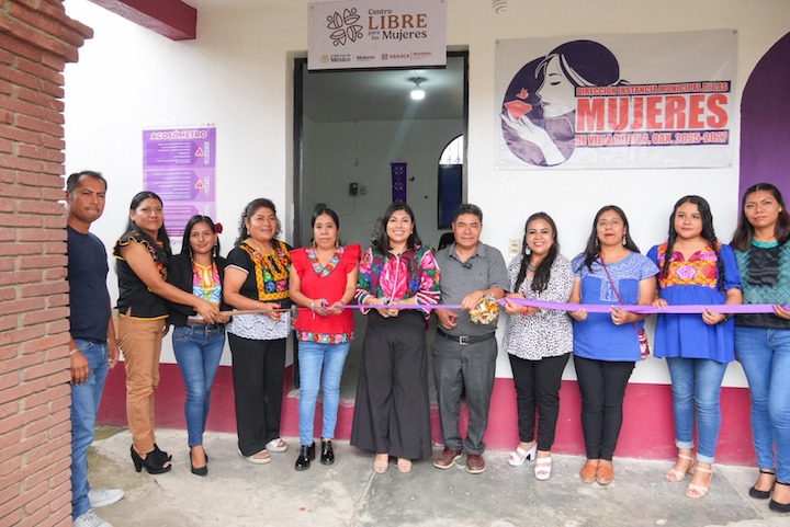 Inaugura Secretaría de las Mujeres cuatro Centros LIBRE y un Punto Violeta en la Sierra de Flores Magón