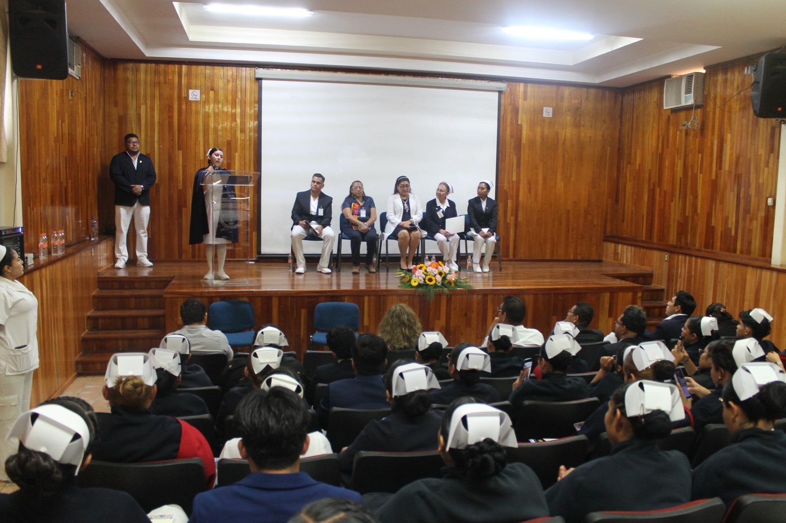 Egresan nuevos profesionales de enfermería del Hospital Aurelio Valdivieso, con formación de excelencia