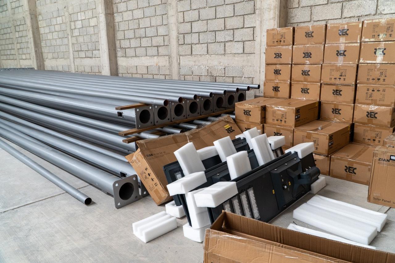 Rehabilitará SIC alumbrado público en Tlaxiaco con luminarias solares