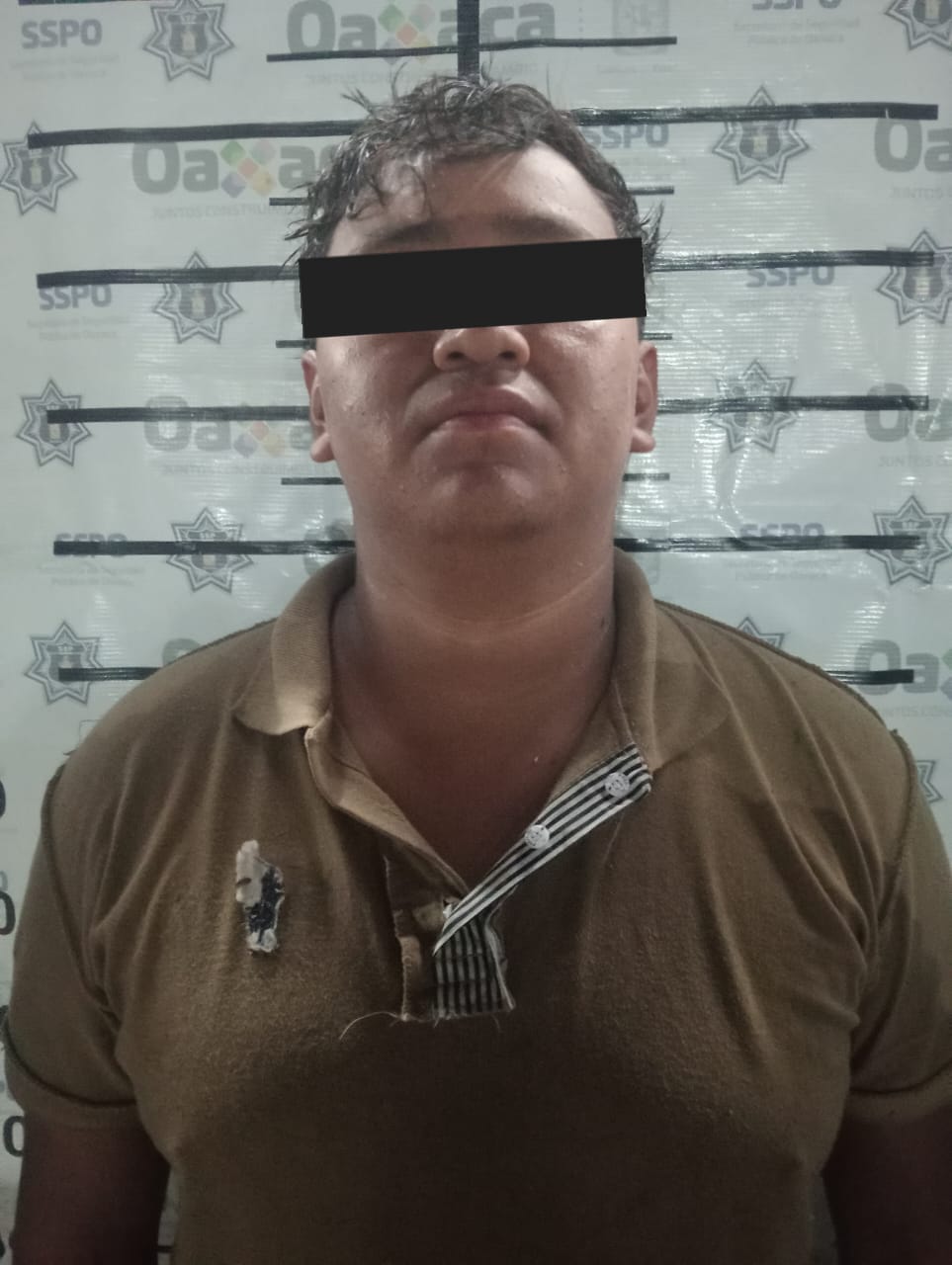 Policía Estatal detiene a masculino por posesión de arma y motocicleta con alteración numérica