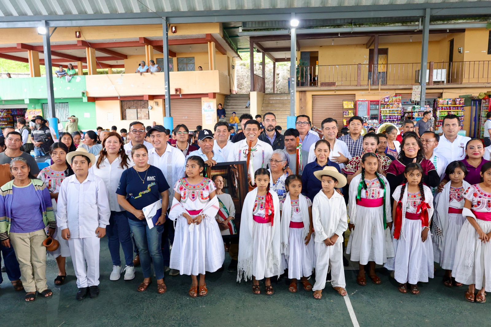 Con obras, programas y apoyos, Gobierno de Salomón Jara impulsa el bienestar en San Andrés Solaga y San Bartolomé Zoogocho