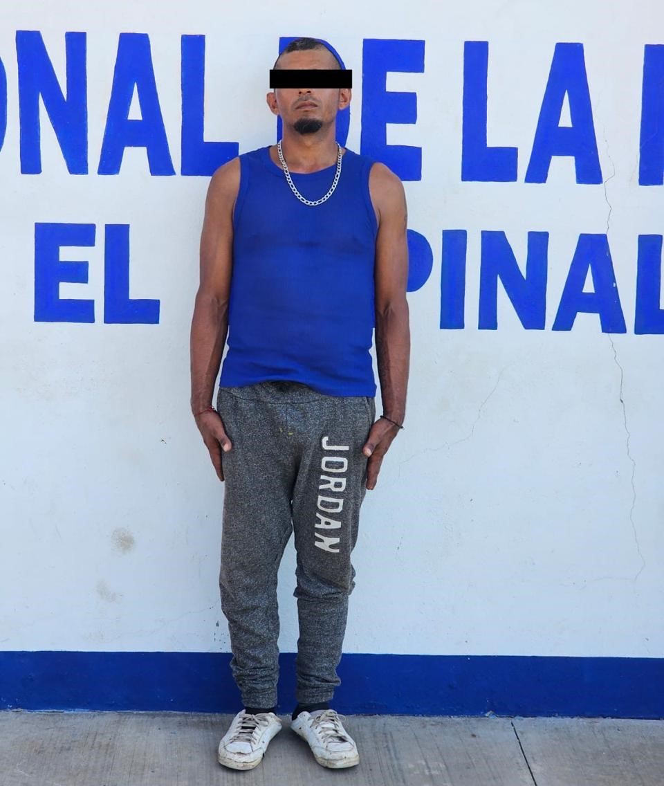 Detiene Policía Estatal a masculino en El Espinal por delito contra la salud