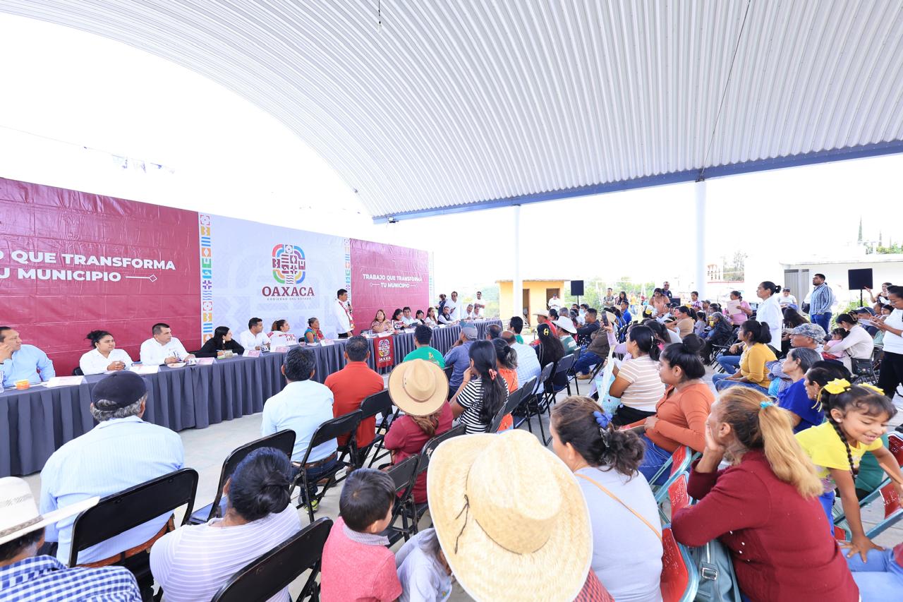 Anuncia Salomón Jara rehabilitación de la red de agua potable de San Juan Ihualtepec