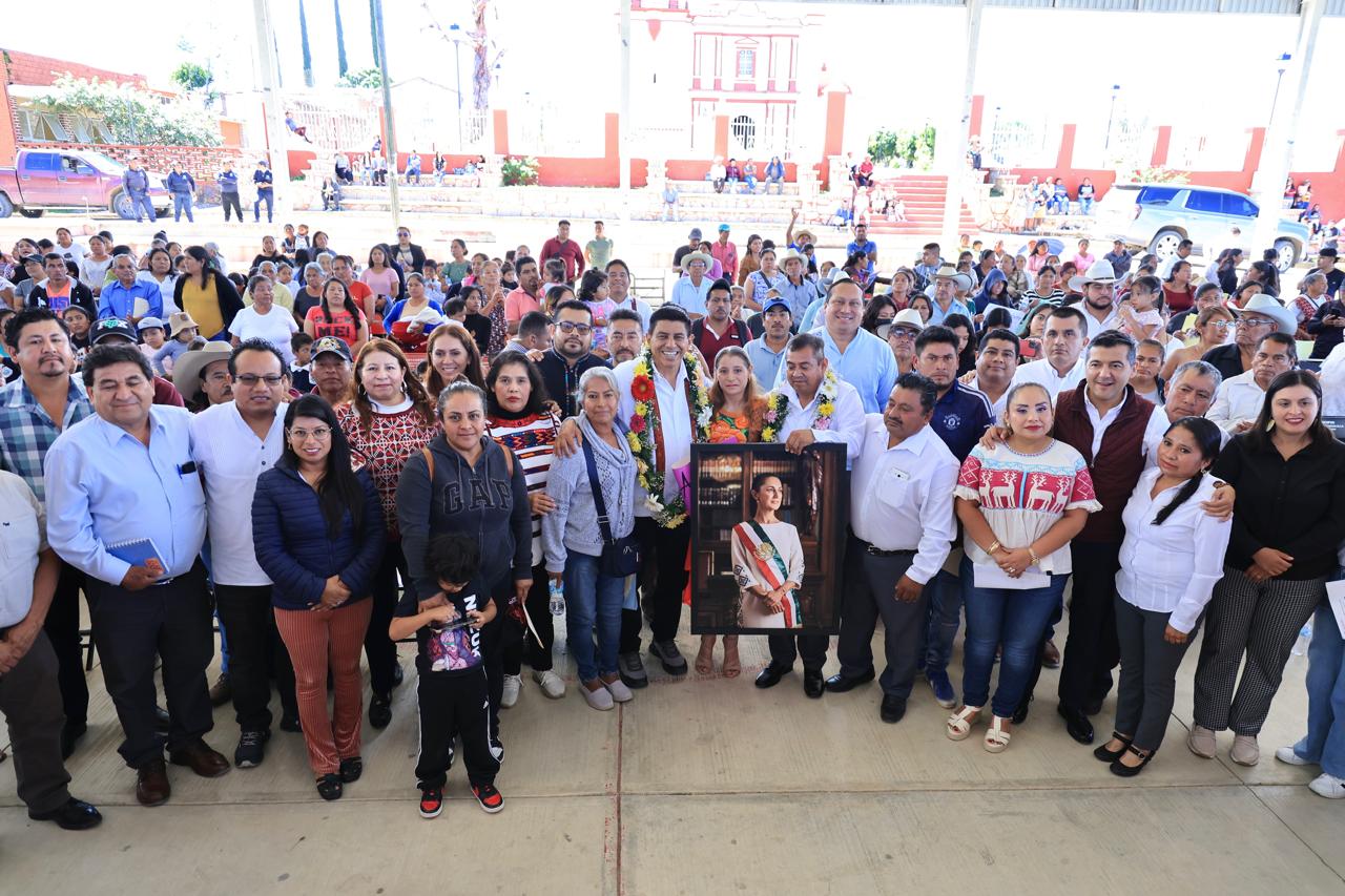 Sin distinción, Gobierno de Salomón Jara apoya el progreso de Santiago Ayuquililla
