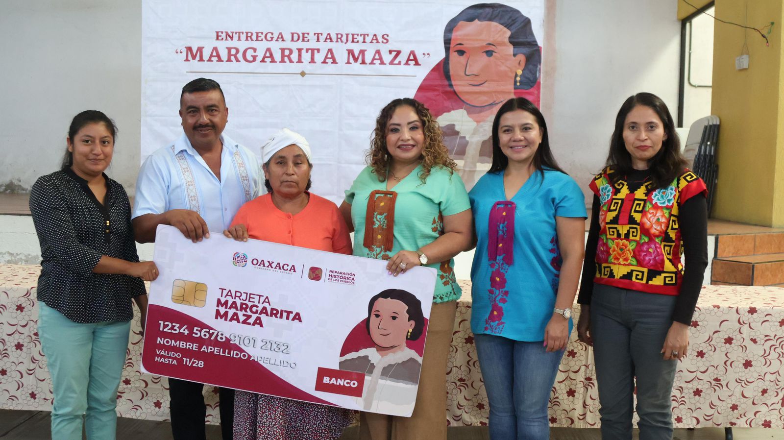 Entrega Gobierno de Oaxaca 254 Tarjetas Margarita Maza en la Sierra de Juárez