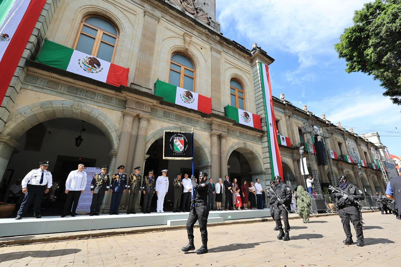 Preside Salomón Jara Desfile Cívico – Militar conmemorativo al 215 Aniversario de la Independencia de México