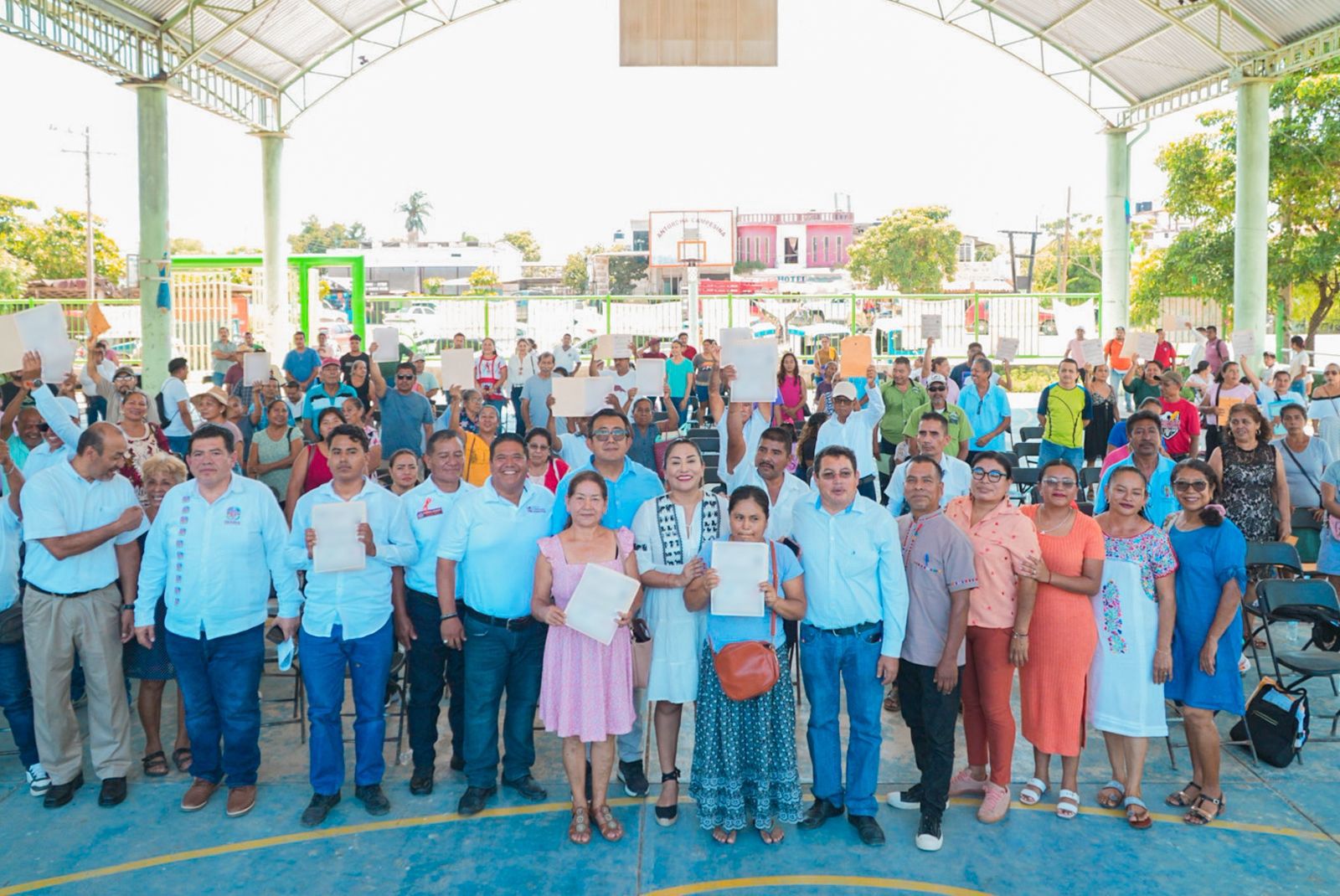 Entrega Semovi más de 100 trámites concluidos a transportistas en Río Grande