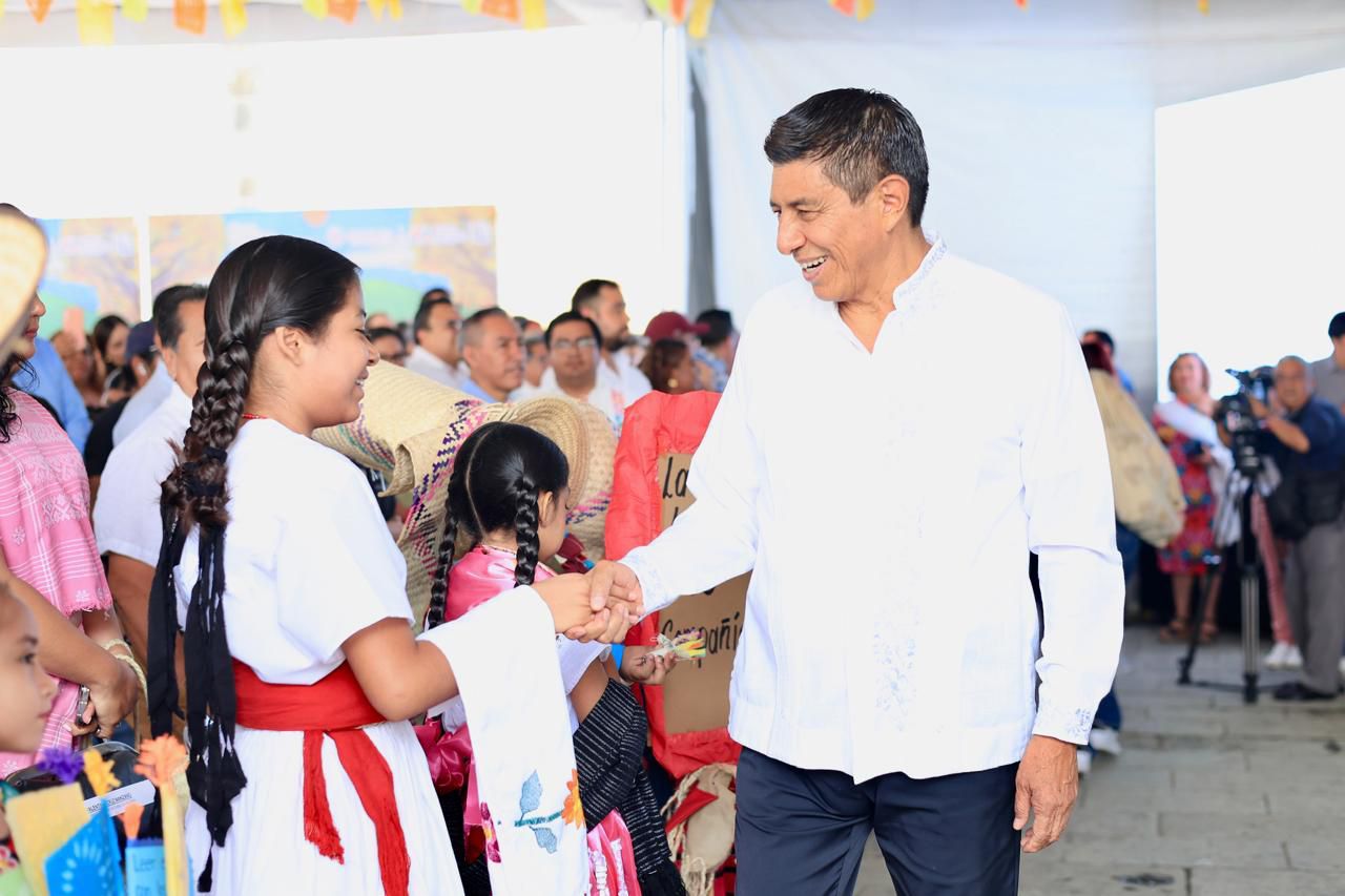 Inaugura Salomón Jara Feria Intercultural de Escritura y Lectura de Oaxaca 2025 que honra las lenguas y culturas ancestrales