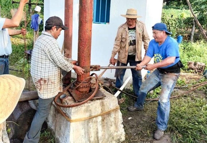 Realiza Ceabien mantenimiento preventivo a equipo de bombeo de Tapanalá