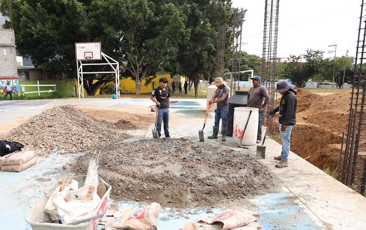 Inicia Primavera Oaxaqueña construcción de techado en la agencia San Martín Mexicapam