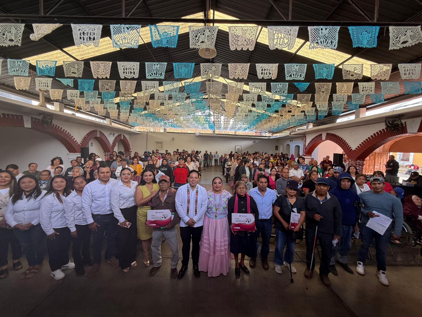 Sebienti escucha y atiende a familias beneficiarias de Farmacias Bienestar en tres municipios de Oaxaca