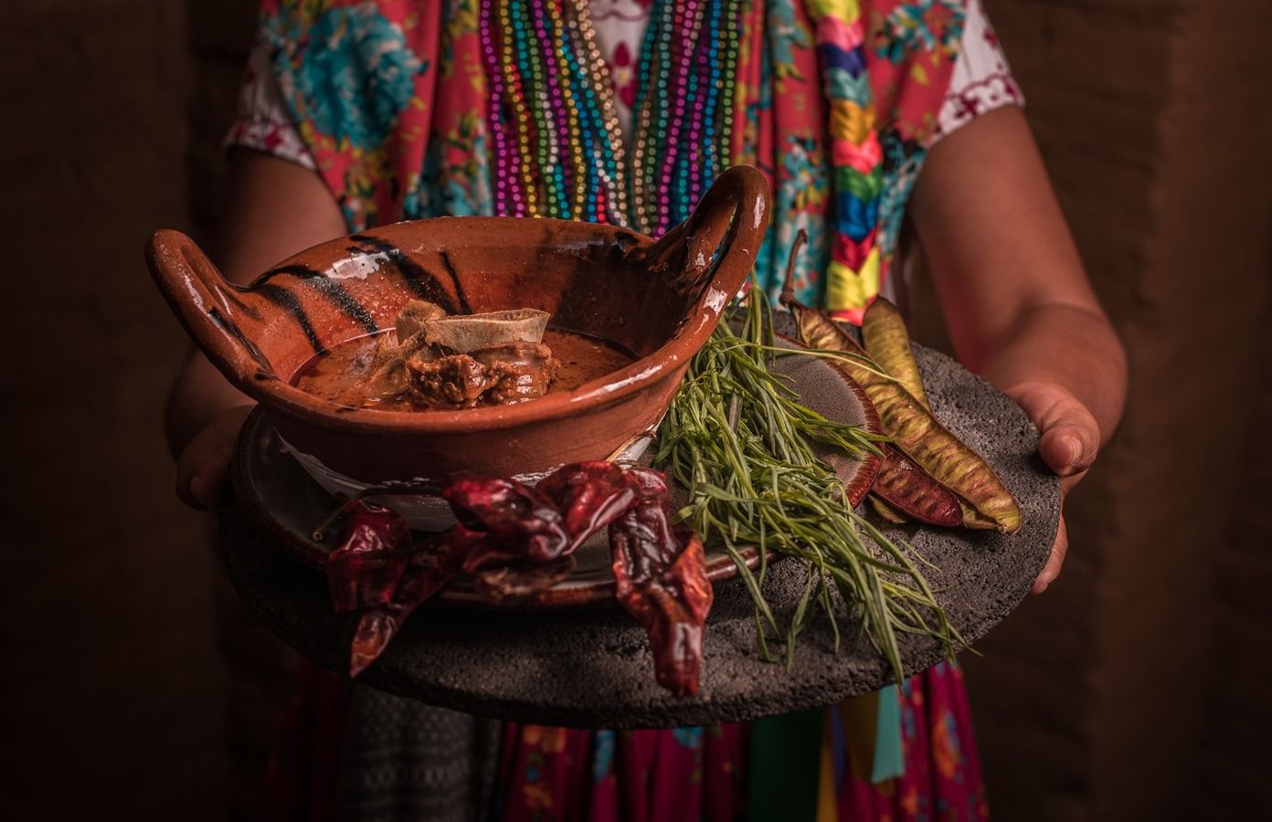 Inicia Guelaguetza Ñuu Savi y el Festival del Mole de Caderas en la ciudad de Oaxaca