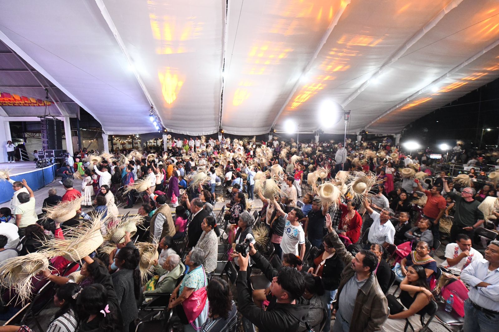 Muestran Calenda Cultural y Guelaguetza Ñuu Savi grandeza de la mixteca oaxaqueña