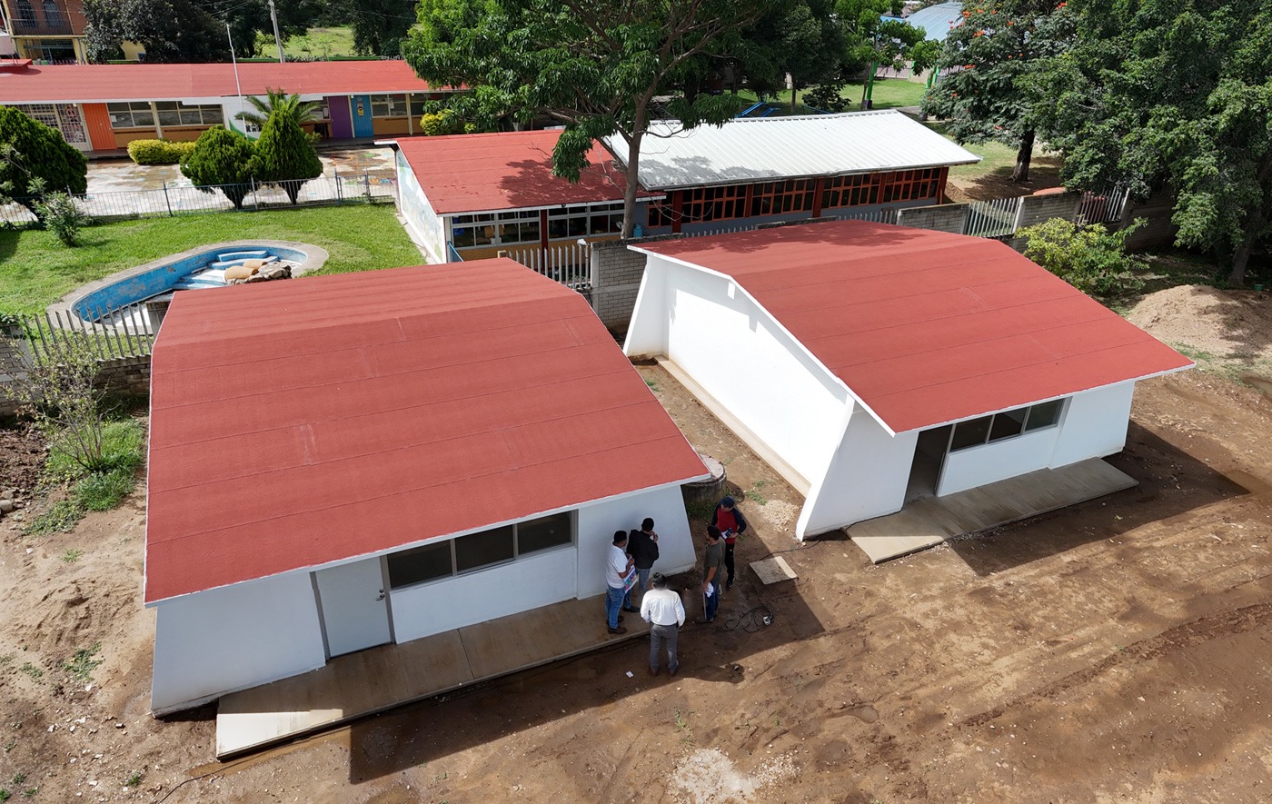 Cumple Gobierno del Estado con entrega de 2 aulas en primaria de Ciénega de Zimatlán