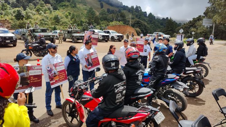 Con apoyo de las autoridades de la Sierra de Juárez, pone en marcha la estrategia nacional “Piensa, Lleguemos a Salvo”