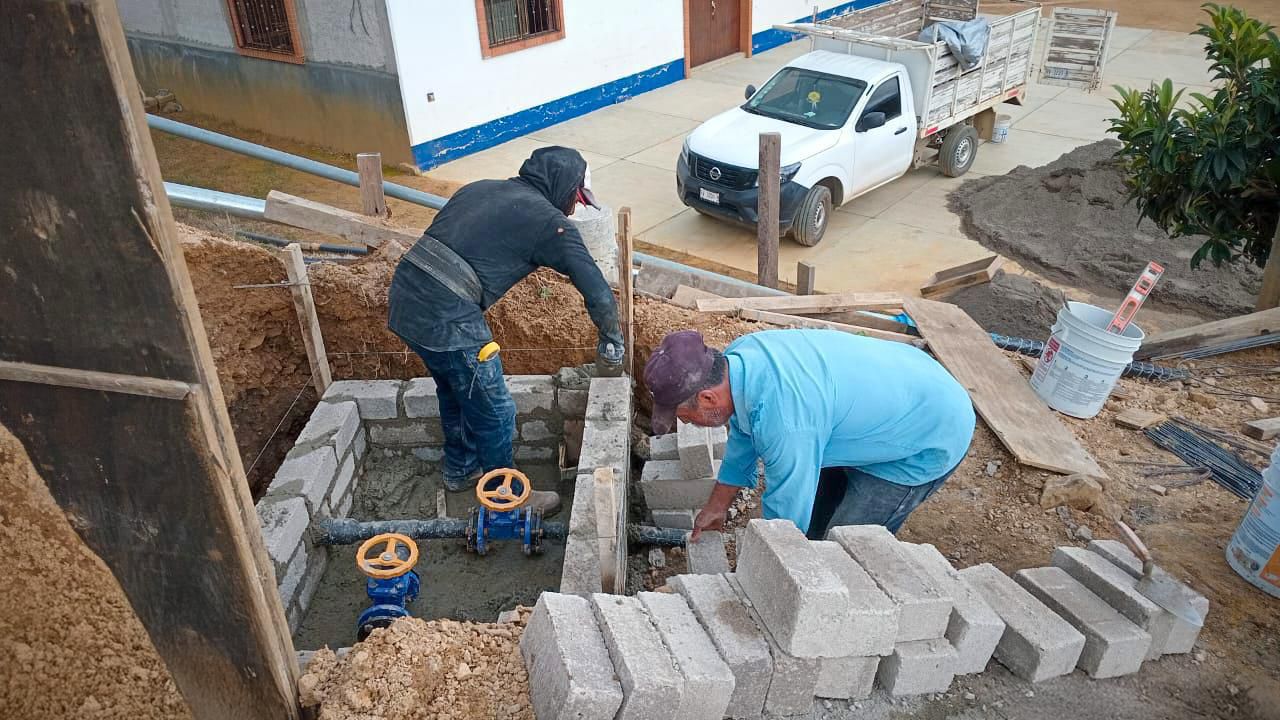 Garantiza Ceabien acceso digno al agua en San Pedro Quiatoni con obra hídrica