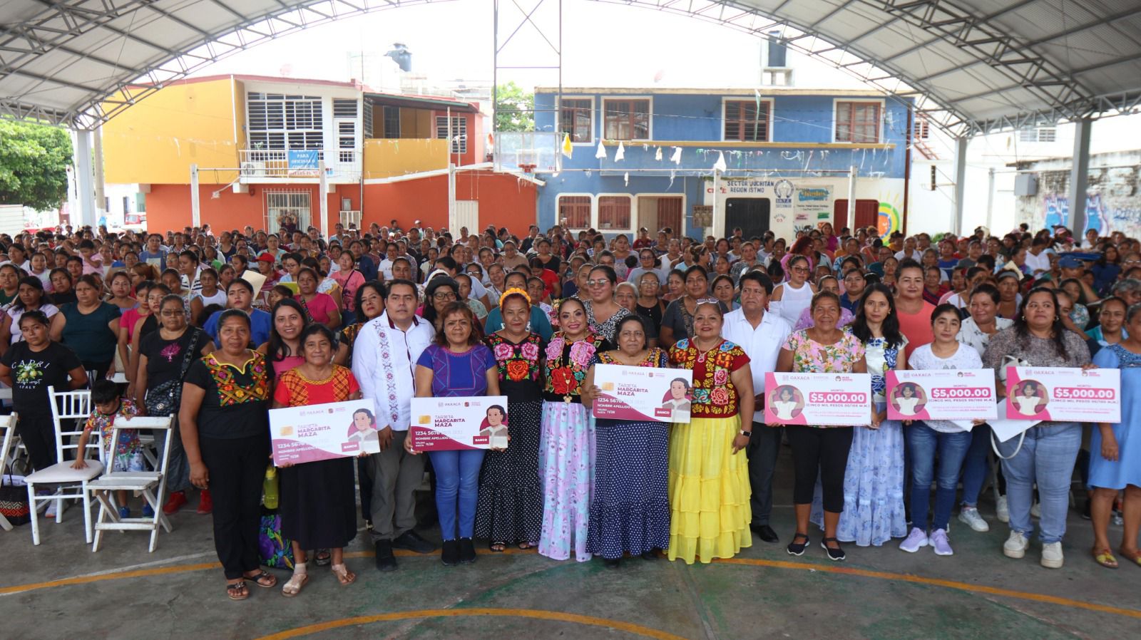 Con hechos, Gobierno de Oaxaca impulsa la autonomía financiera de mujeres juchitecas