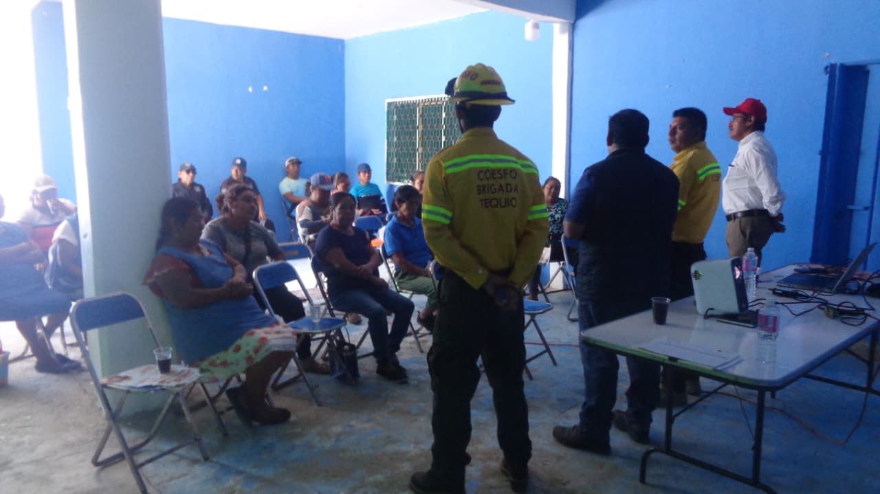 Capacita Coesfo sobre uso responsable del fuego en Magdalena Ocotlán