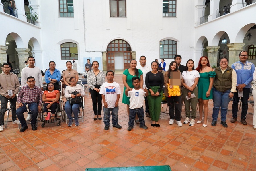 Promueve Gobierno de Oaxaca inclusión y respeto a derechos de personas de talla baja