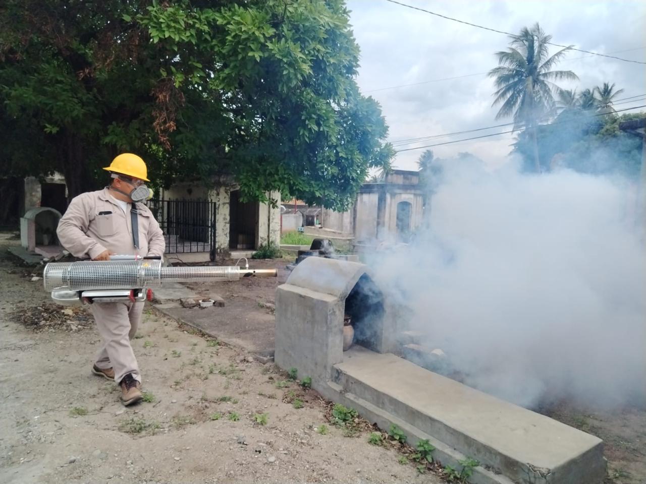 En el Istmo avanza SSO con operativo en panteones para prevenir enfermedades transmitidas por vector