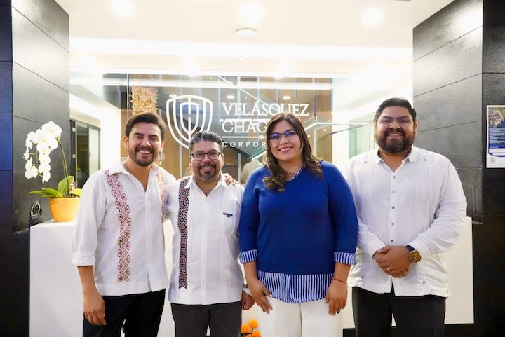 Universitarios participan en el conversatorio “¿Mandato revocable? El papel de las juventudes en el control del poder”
