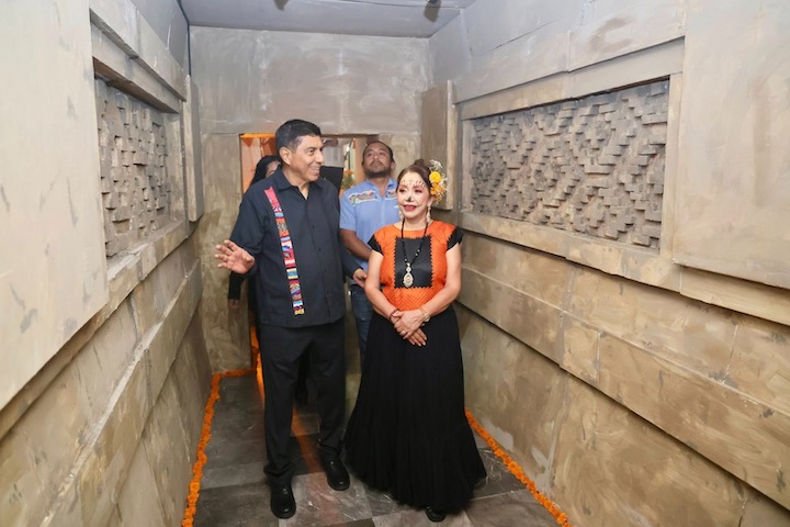 Abren al público recreación de la Tumba 1 de Mitla en Palacio de Gobierno que representa la entrada al inframundo (Lyobaa)