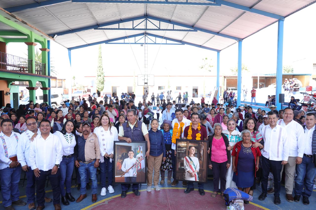 Transforma Gobernador de Oaxaca educación en Santa Catarina Quioquitani con más infraestructura