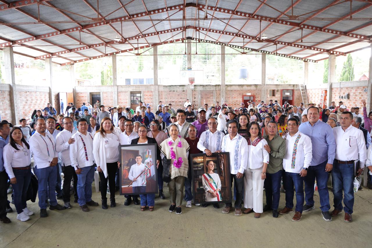 Con tequio comunitario, Salomón Jara concreta importante avance de obra caminera en San Martín Huamelúlpam