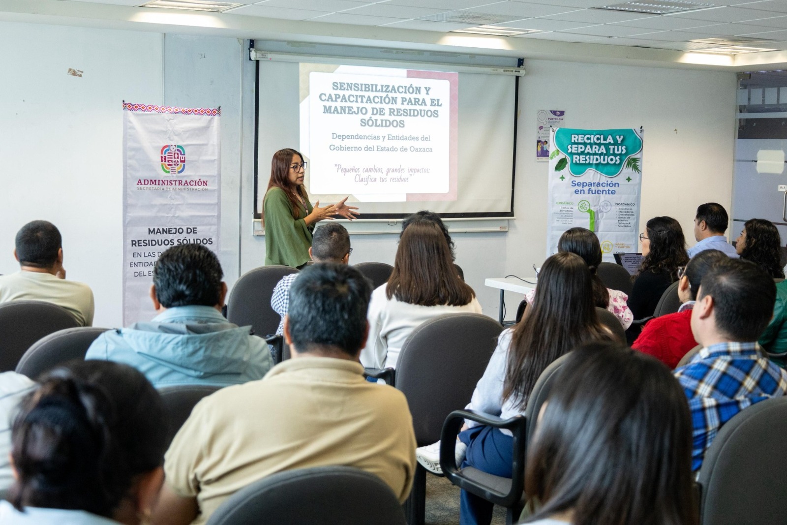 Recicla Secretaría de Administración toneladas de cartón y papel en oficinas públicas