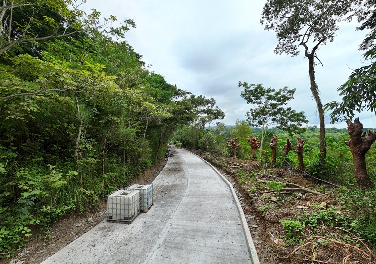Pavimenta Primavera Oaxaqueña vialidad en San José Chiltepec en beneficio de mil 400 habitantes