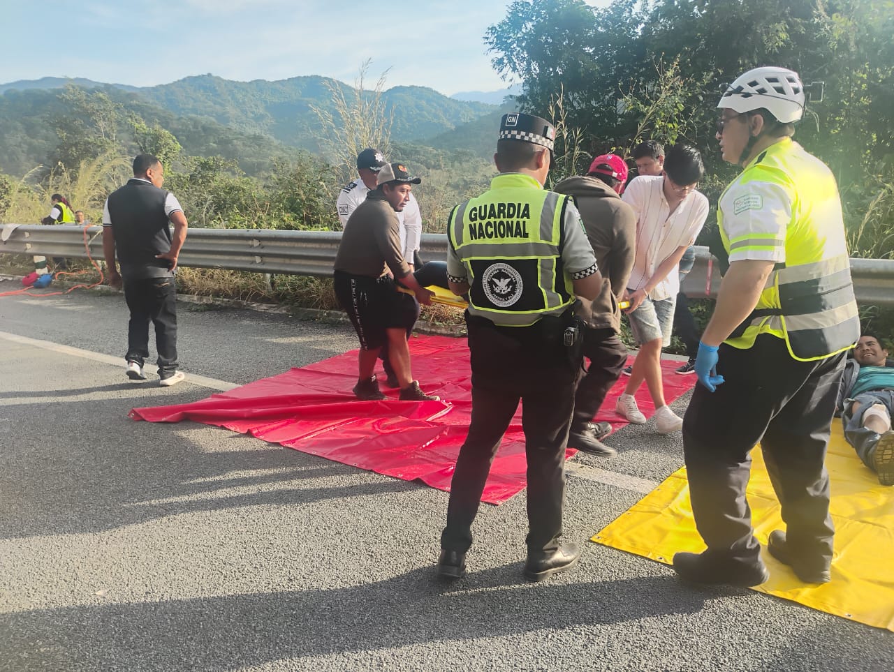 Brinda Gobierno de Oaxaca atención en accidente registrado en la carretera Barranca Larga- Ventanilla
